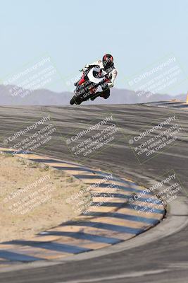 media/Dec-01-2025-Moto Forza (Mon) [[2daa91e15f]]/2-Intermediate Group/Session 2 (Turns 9 and 10)/